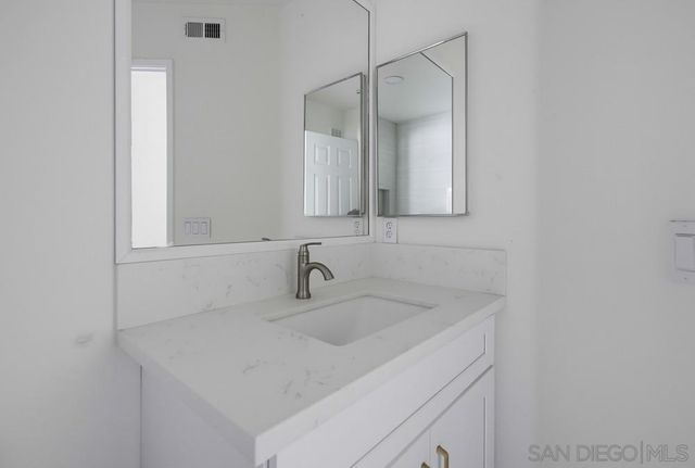 10330 Wateridge Circle 293, San Diego, CA 92121