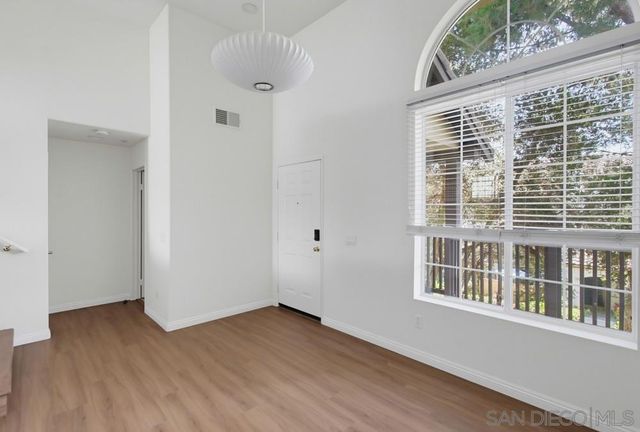 10330 Wateridge Circle 293, San Diego, CA 92121