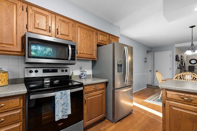 1211 LYNROSE LANE, Neenah, WI 54956