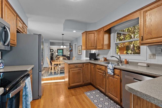 1211 LYNROSE LANE, Neenah, WI 54956