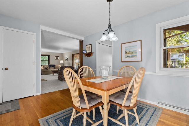 1211 LYNROSE LANE, Neenah, WI 54956