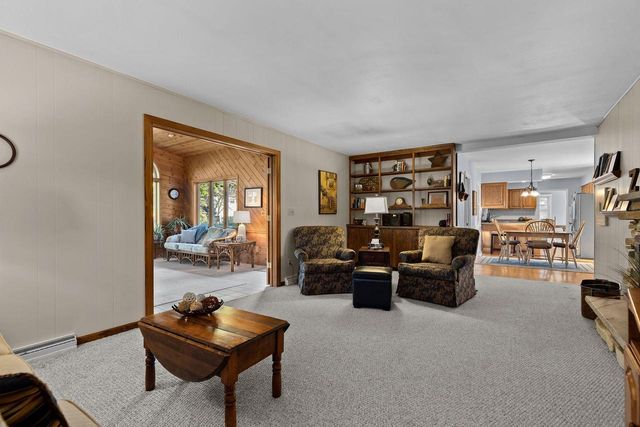 1211 LYNROSE LANE, Neenah, WI 54956