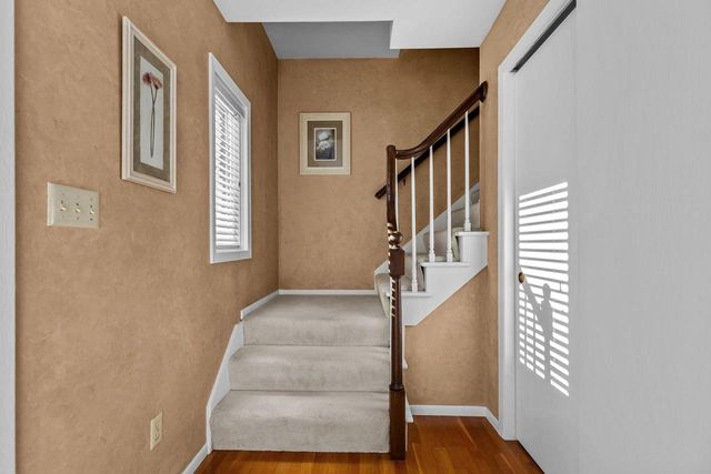 1211 LYNROSE LANE, Neenah, WI 54956
