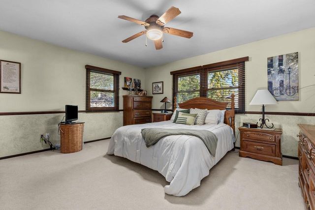 1211 LYNROSE LANE, Neenah, WI 54956