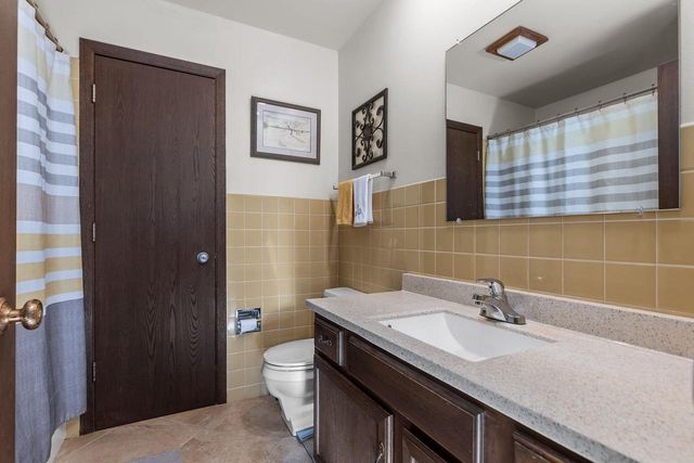 1211 LYNROSE LANE, Neenah, WI 54956