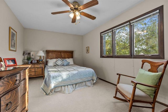 1211 LYNROSE LANE, Neenah, WI 54956