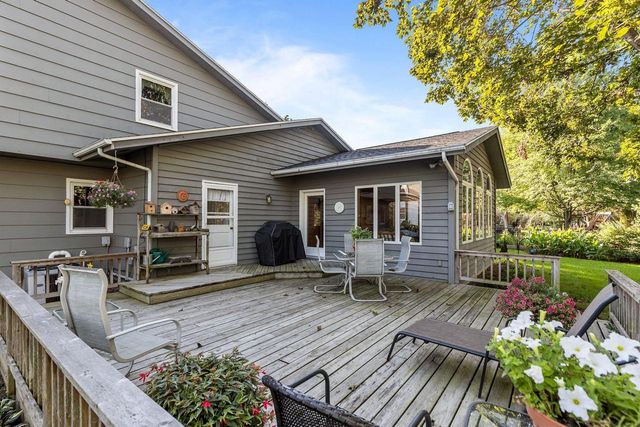 1211 LYNROSE LANE, Neenah, WI 54956
