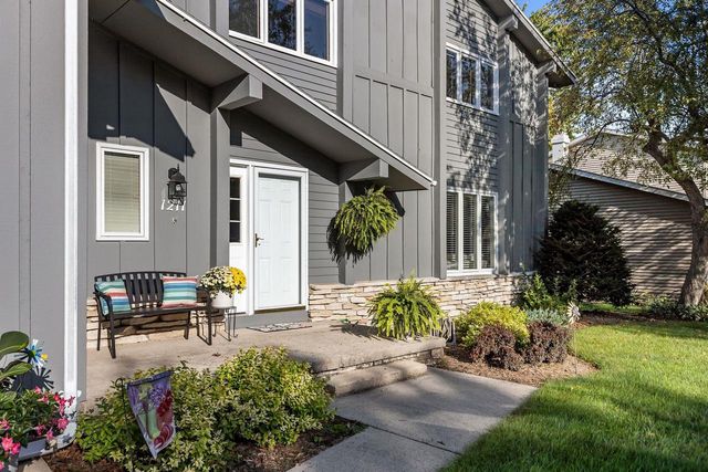 1211 LYNROSE LANE, Neenah, WI 54956