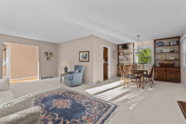 1211 LYNROSE LANE, Neenah, WI 54956