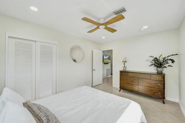 4521 NE 2nd Avenue, Oakland Park, FL 33334