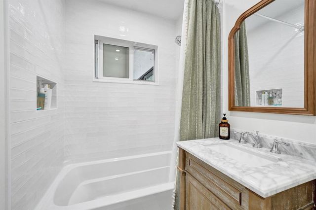 4521 NE 2nd Avenue, Oakland Park, FL 33334