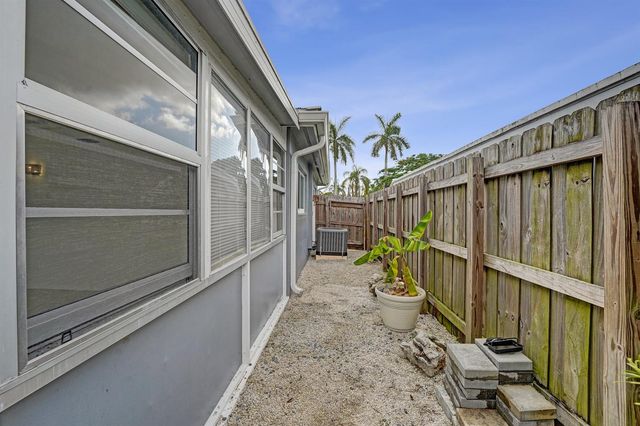 4521 NE 2nd Avenue, Oakland Park, FL 33334