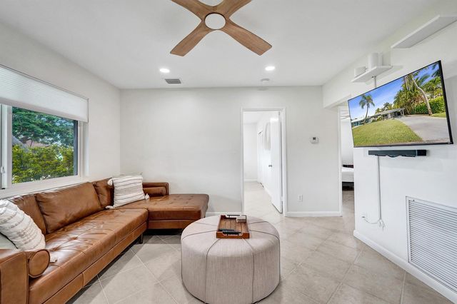 4521 NE 2nd Avenue, Oakland Park, FL 33334