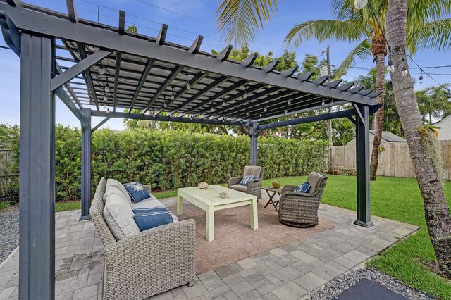 4521 NE 2nd Avenue, Oakland Park, FL 33334