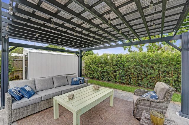 4521 NE 2nd Avenue, Oakland Park, FL 33334
