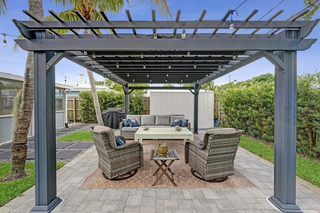 4521 NE 2nd Avenue, Oakland Park, FL 33334
