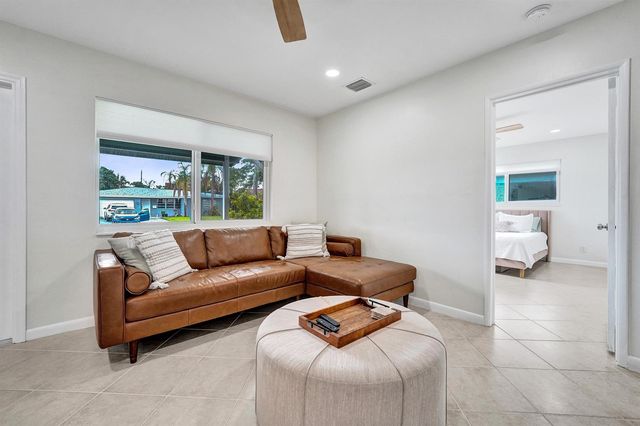 4521 NE 2nd Avenue, Oakland Park, FL 33334