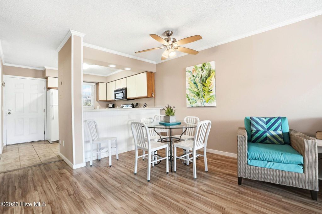 Image 23 of property listing at 400 Virginia Avenue 105d, Carolina Beach, NC 28428