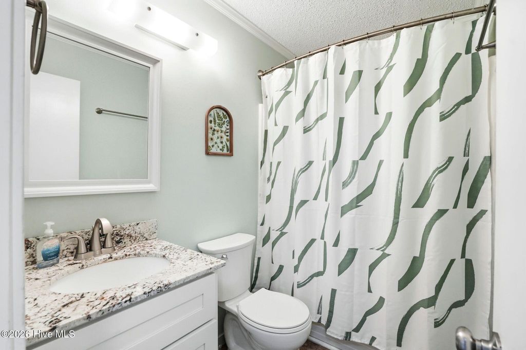 Image 26 of property listing at 400 Virginia Avenue 105d, Carolina Beach, NC 28428