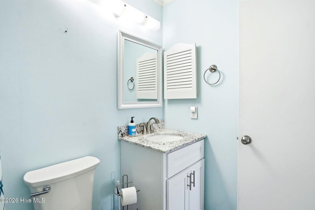 Image 33 of property listing at 400 Virginia Avenue 105d, Carolina Beach, NC 28428