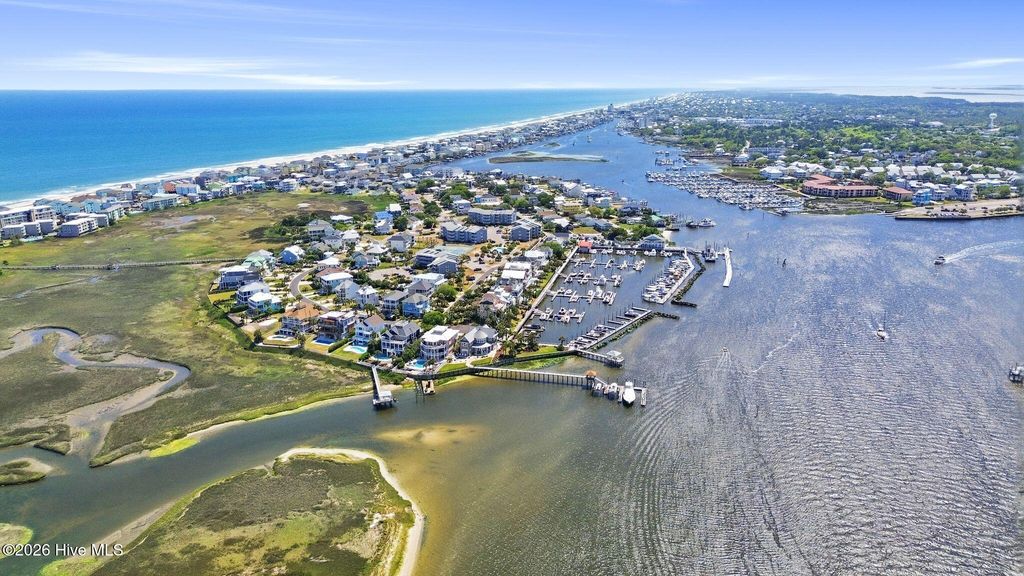 Image 38 of property listing at 400 Virginia Avenue 105d, Carolina Beach, NC 28428