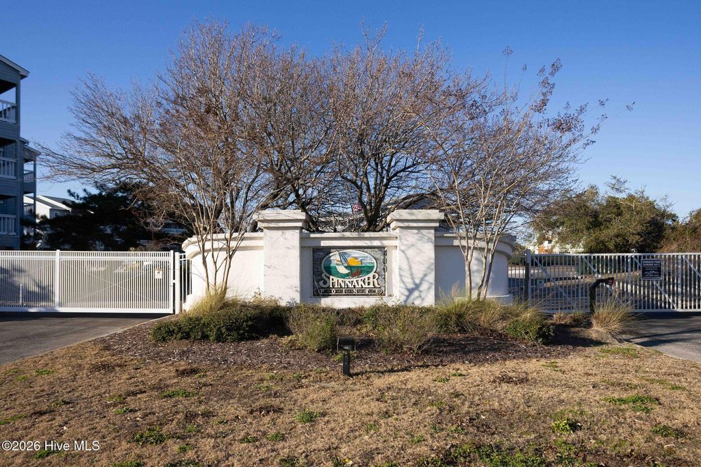 Image 4 of property listing at 400 Virginia Avenue 105d, Carolina Beach, NC 28428