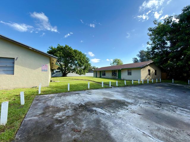 4885 Badger Road, West Palm Beach, FL 33417