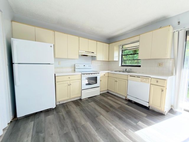 4885 Badger Road, West Palm Beach, FL 33417