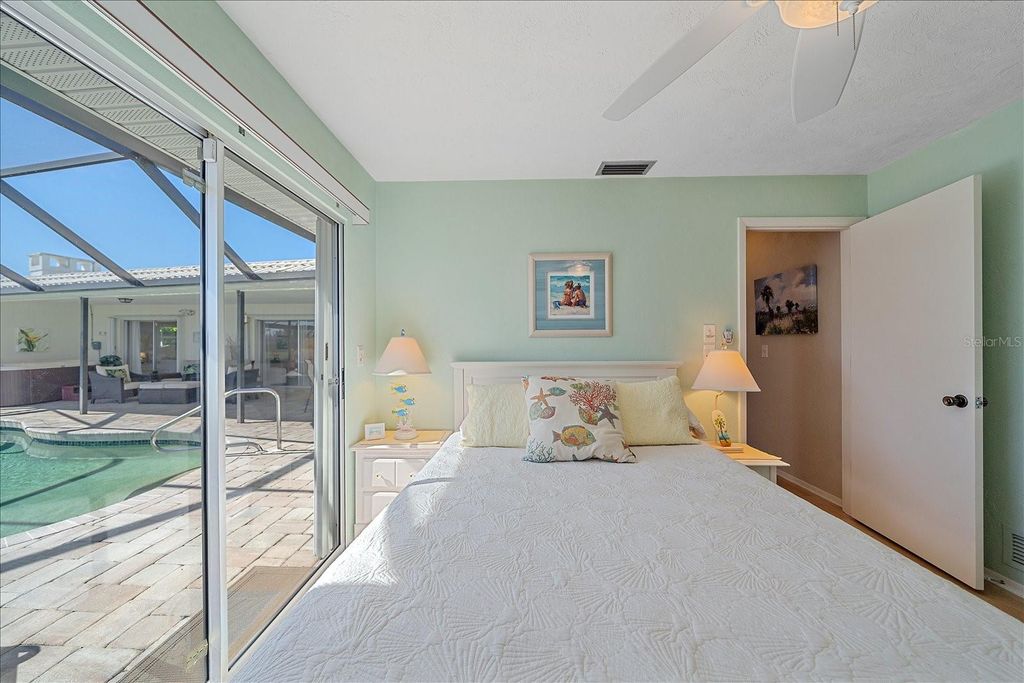 Image 54 of property listing at 1824 RAINTREE LANE, Venice, FL 34293