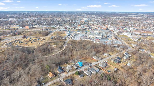 511 Spring Street, Rogers, AR 72756