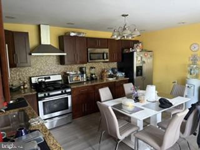 229 E PRICE ST, Philadelphia, PA 19144