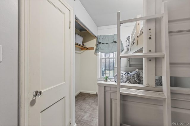 18729 Sunderland Road, Detroit, MI 48219