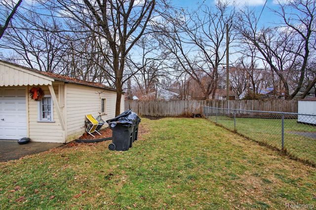 18729 Sunderland Road, Detroit, MI 48219