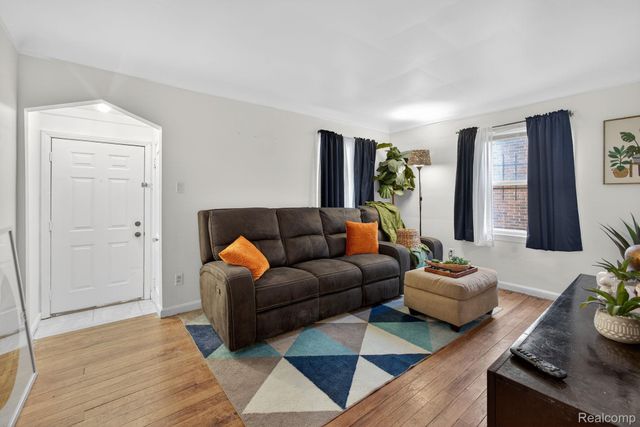 18729 Sunderland Road, Detroit, MI 48219