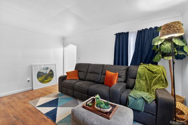 18729 Sunderland Road, Detroit, MI 48219