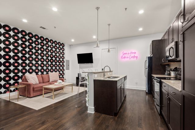 210 30th Ave N Apt 409, Nashville, TN 37203