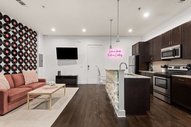 210 30th Ave N Apt 409, Nashville, TN 37203