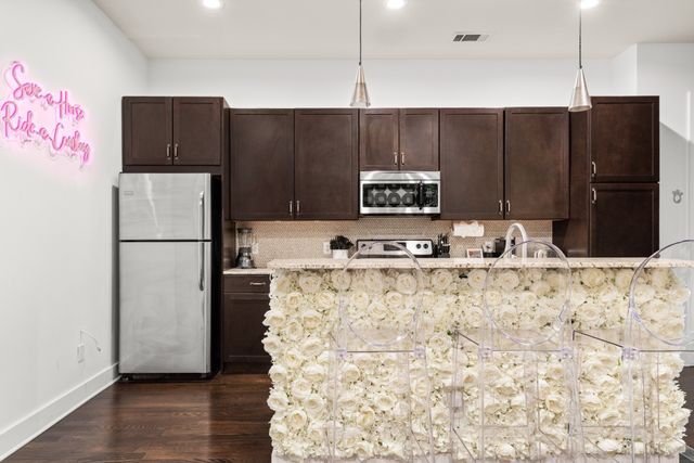 210 30th Ave N Apt 409, Nashville, TN 37203