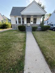 8661 Auburn, Detroit, MI 48228