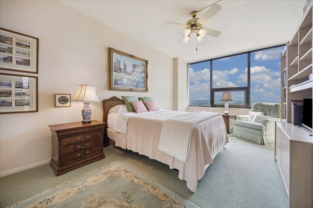 15 Greenway Plaza 9F, Houston, TX 77046
