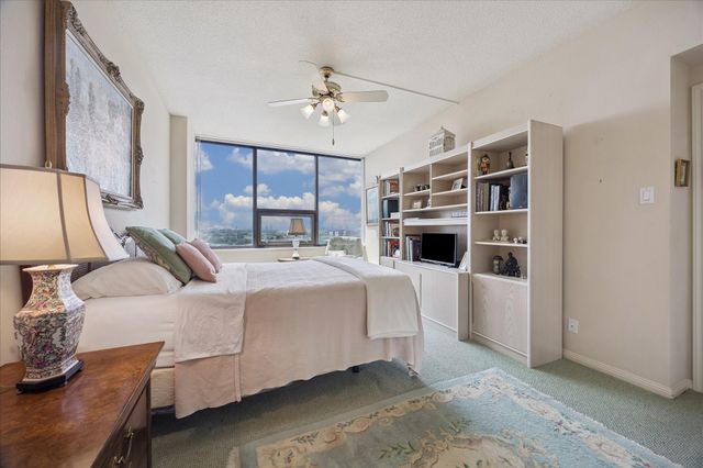 15 Greenway Plaza 9F, Houston, TX 77046