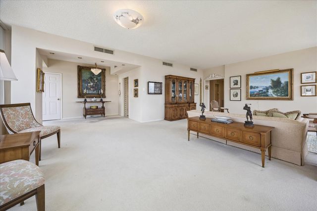 15 Greenway Plaza 9F, Houston, TX 77046