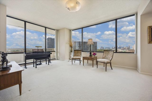 15 Greenway Plaza 9F, Houston, TX 77046