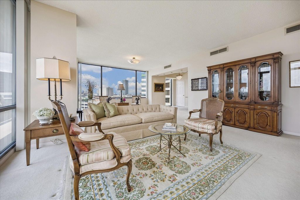 15 Greenway Plaza 9F, Houston, TX 77046