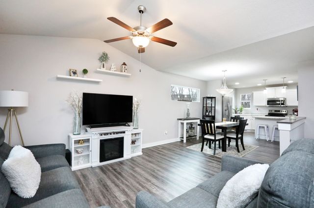 4853 E Hull Avenue, Des Moines, IA 50317