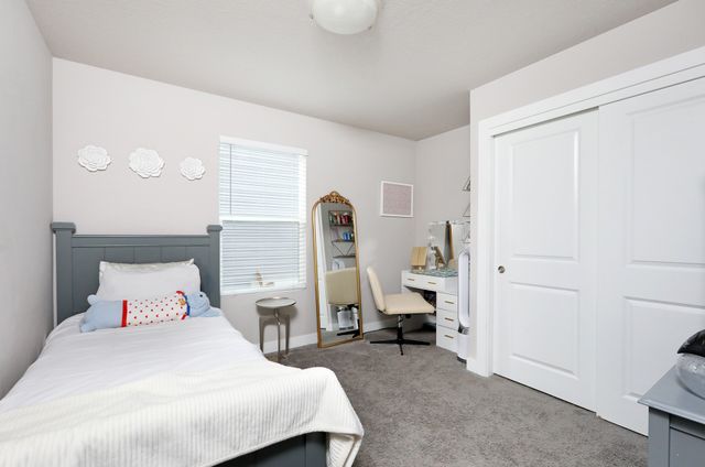 4853 E Hull Avenue, Des Moines, IA 50317