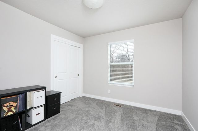 4853 E Hull Avenue, Des Moines, IA 50317