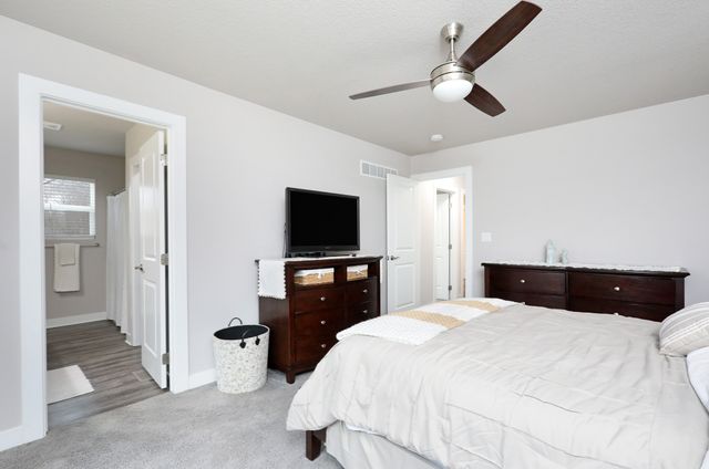 4853 E Hull Avenue, Des Moines, IA 50317