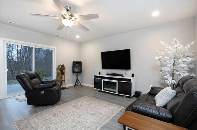 4853 E Hull Avenue, Des Moines, IA 50317