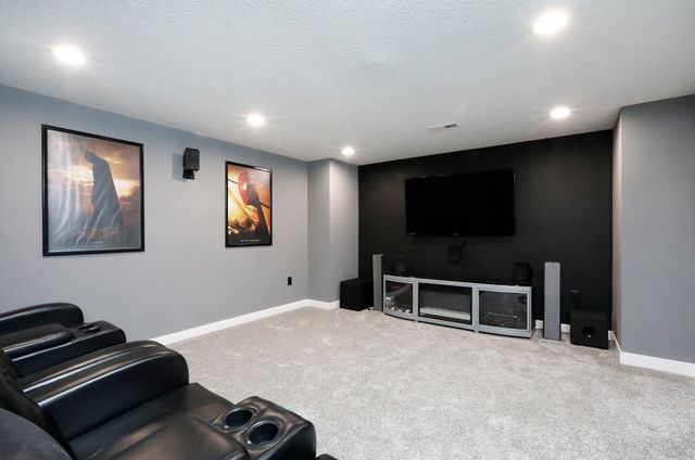 4853 E Hull Avenue, Des Moines, IA 50317